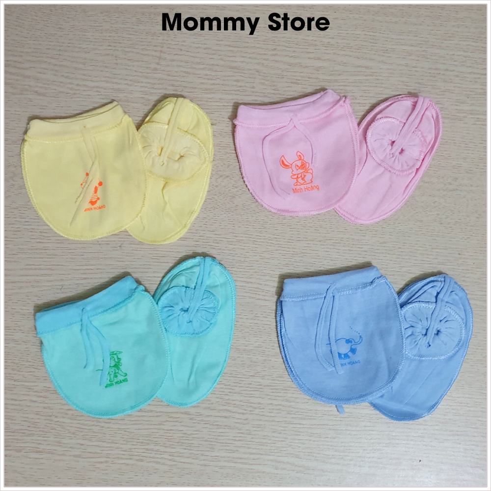 Bộ bao tay và bao chân Mommy dùng giữ ấm, chống lạnh bảo vệ cho bé sơ sinh