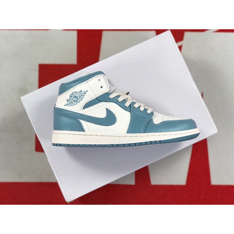 Giày Air Jordan 1 Mid " North Carolina Blue "