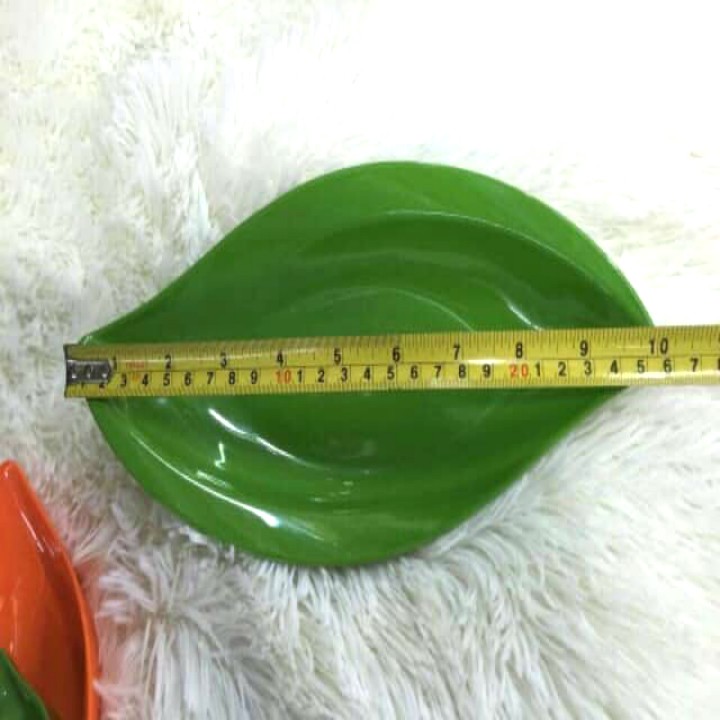 Đĩa phíp hình lá xoài đựng đồ ăn vặt, hoa quả