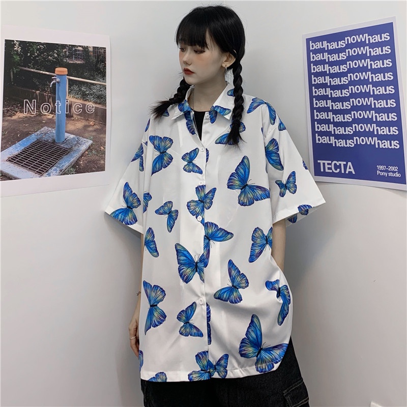 【ZHELIHANGFEI】 Áo Sơ Mi Tay Ngắn Dáng Rộng In Hình Bướm Phong Cách Harajuku Hồng Kông Cổ Điển Sang Trọng Dành Cho Bạn Nữ
