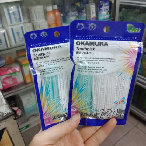 Tăm nhựa nha khoa Okamura 120 que giúp làm sạch kẽ răng, loại bỏ mảng bám, an toàn cho người sử dụng