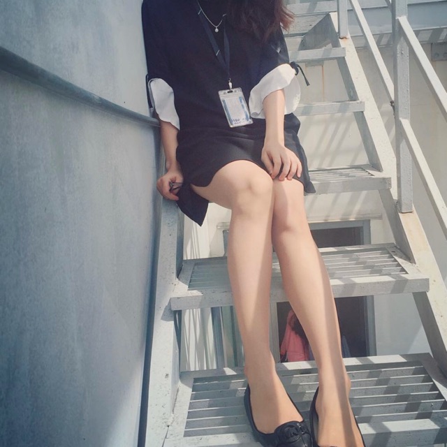 Pass đầm đen nơ K.H.O