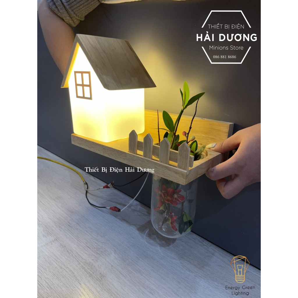 Đèn Tường Kệ Gỗ Chao Thủy Tinh Hình Ngôi Nhà Hiện Đại DT-2732 - Trang Trí Căn Phòng - Energy Green Lighting-Bao Gồm Bóng
