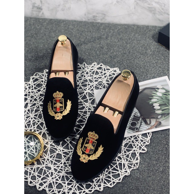 Giày lười nam vải nỉ thêu ong đỏ hoàng gia siêu nét đế 3 phân chất | BigBuy360 - bigbuy360.vn