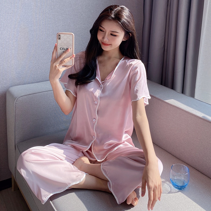 Bộ đồ ngủ tay ngắn chất liệu lụa mỏng thiết kế thời trang cho nữ