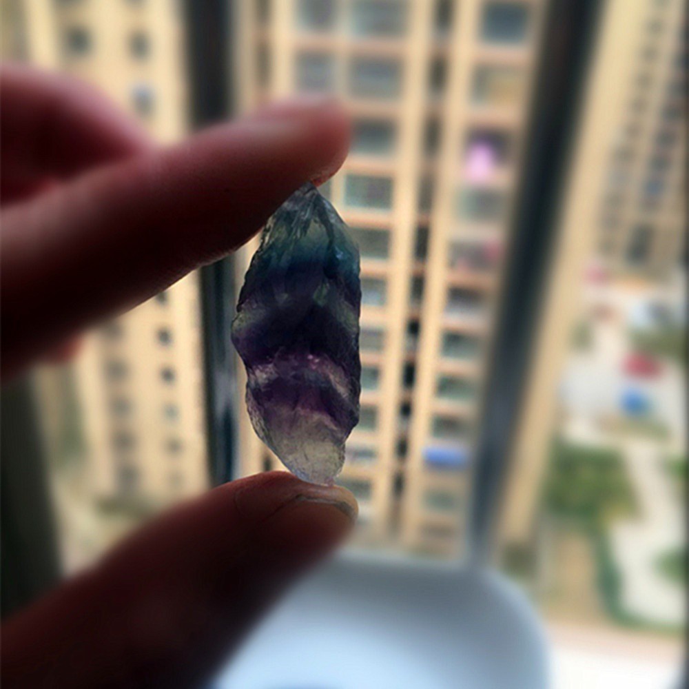 1pc Đá fluorite tự nhiên độc đáo để trang trí