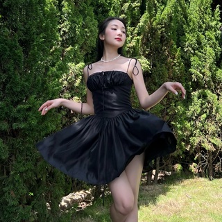 KIOBI – Đầm Lalisa 2 dây form mini ôm cúp ngực, hạ eo, tùng xòe, lưng thun, vải organza tơ đen - KID227269D