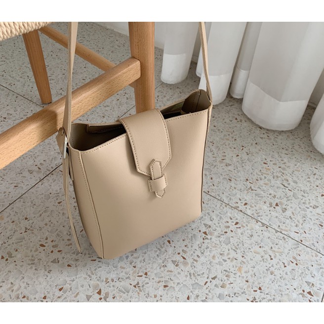 [sẵn] Túi đeo vai tote da khuy gài vừa vở đi học - P026 | BigBuy360 - bigbuy360.vn