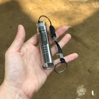 Đèn pin mini - tặng pin - chất lượng (fullbox)