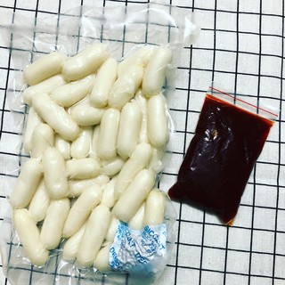 1 kg Bánh gạo hàn quốc nhân phô mai kéo sợi và thơm ngon dùng nấu tokbuki, lắc phô mai, bánh gạo cay