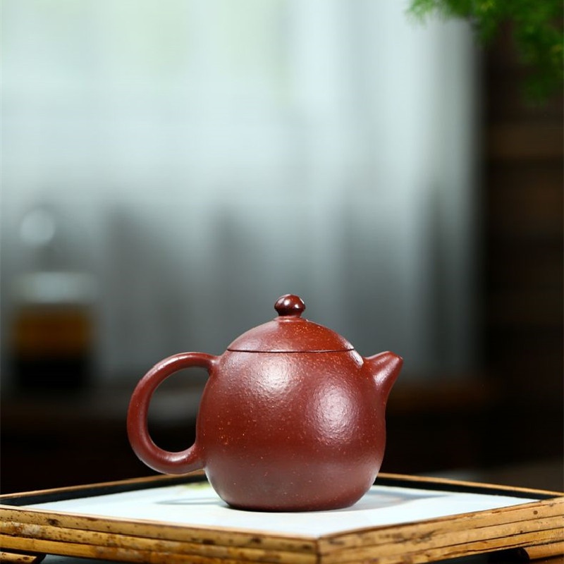 Ấm Tử Sa Nghi Hưng Long Đán 240 ml (Tử Ngọc Kim Sa)