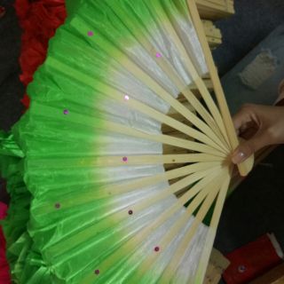 Quạt múa hàng có sẵn