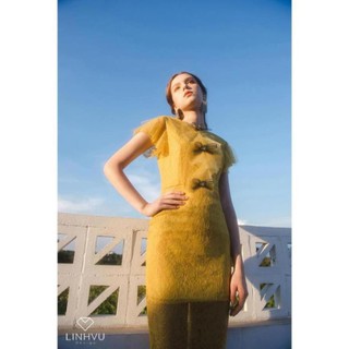 Bộ sưu tập grassy plains váy ren vàng tay bèo đính nơ ngực dáng body lv748 của linhvu design