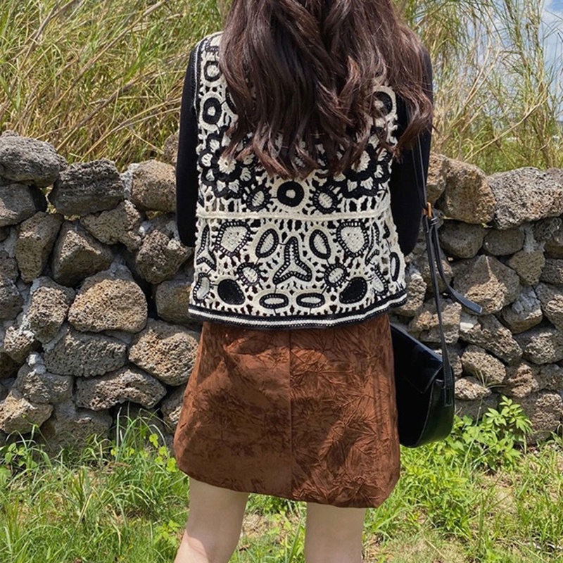 Áo Khoác Len Không Tay Cổ Chữ V Cài Nút Họa Tiết Hoa Lá Phong Cách Dân Tộc Thời Trang Mùa Xuân Cho Nữ