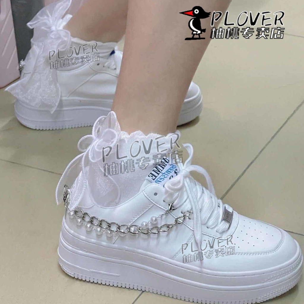 Niche Giày Thể Thao Đế Dày Tăng Chiều Cao Màu Trắng Phối Dây Xích Thời Trang Mùa Hè Cho Nữ