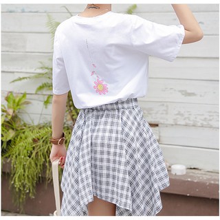 Áo thun trắng lưng hoa