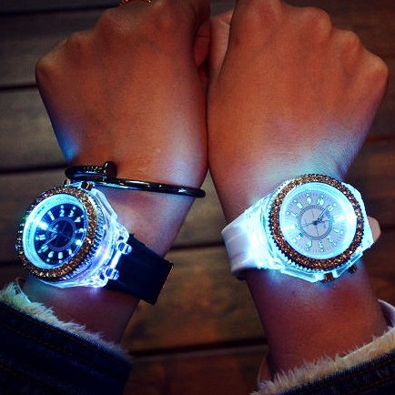 Đồng hồ thời trang nam nữ Mstianq LED 7 phát sáng màu cực đẹp | BigBuy360 - bigbuy360.vn