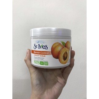 Tẩy da chết cho mặt và toàn thân St.Ives (c trần thann huyền)