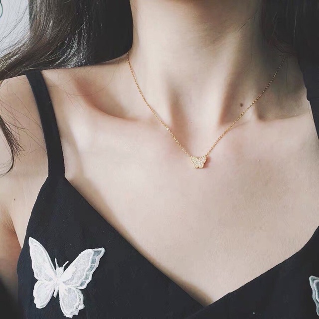 Dây chuyền titan bươm bướm viền bi đính đá không gỉ