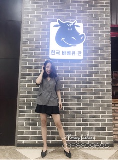 Áo thô cúc bọc cổ V