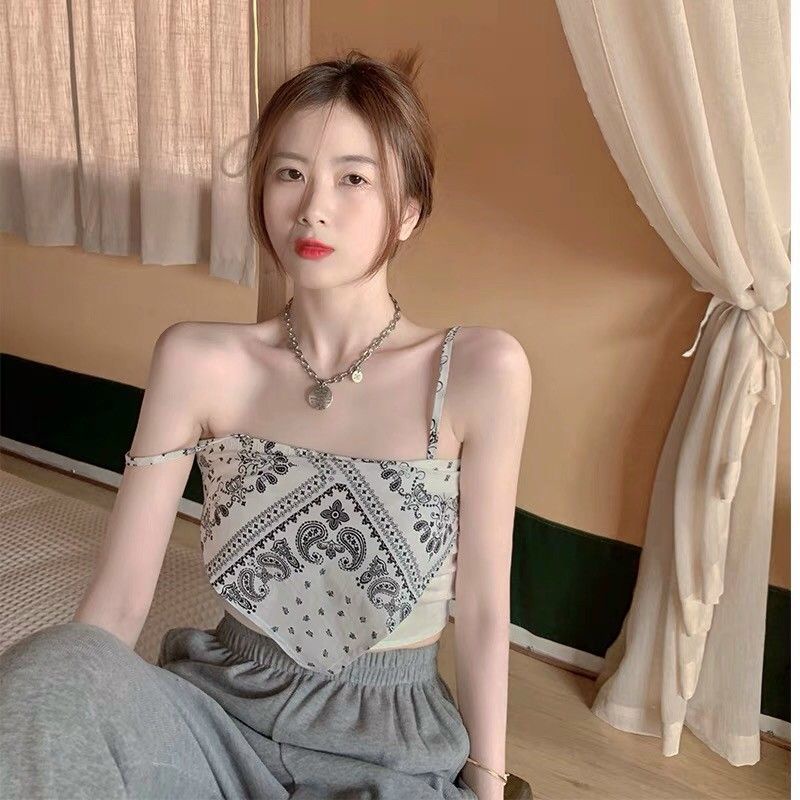 Áo dây thổ cẩm lả lơi