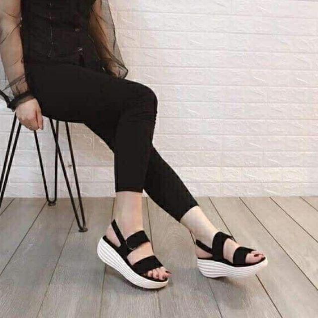 SANDAL HAI QUAI ĐẾ BÁNH MÌ QUAI BẢN HOT 2022