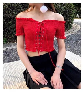 Áo croptop trễ vai đan dây