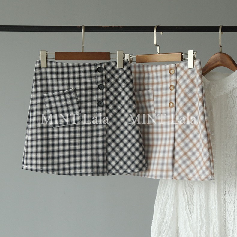 Chân Váy Quảng Châu Caro Đính Nút Túi Trước