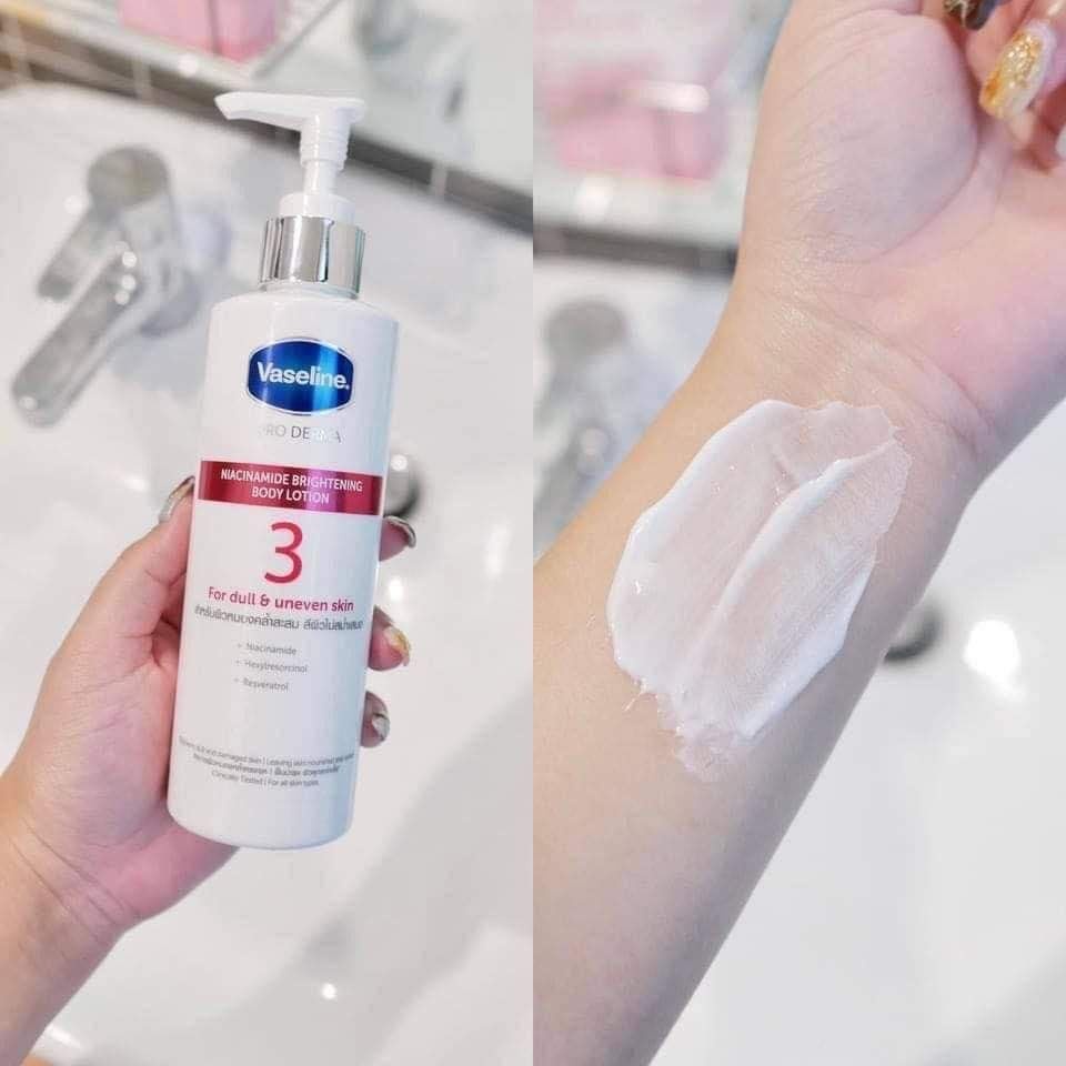SỮA DƯỠNG THỂ LÀM SÁNG VÀ ĐỀU MÀU DA VASELINE PRO DERMA NIACINAMIDE 250ML CHÍNH HÃNG - 11556
