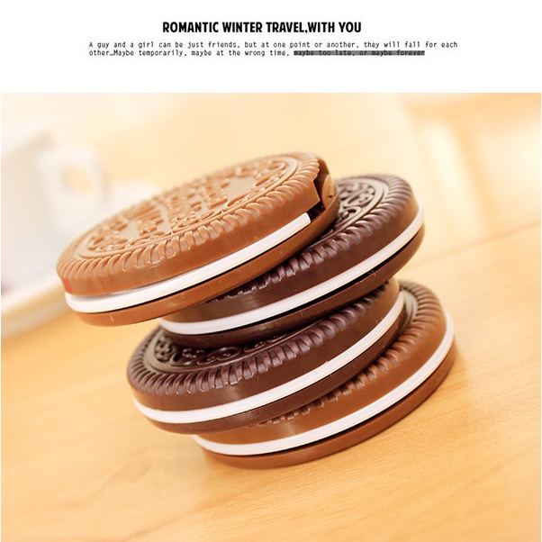 Gương Trang Điểm Hình Tròn Kèm Lược Gấp Gọn Tiện Dụng