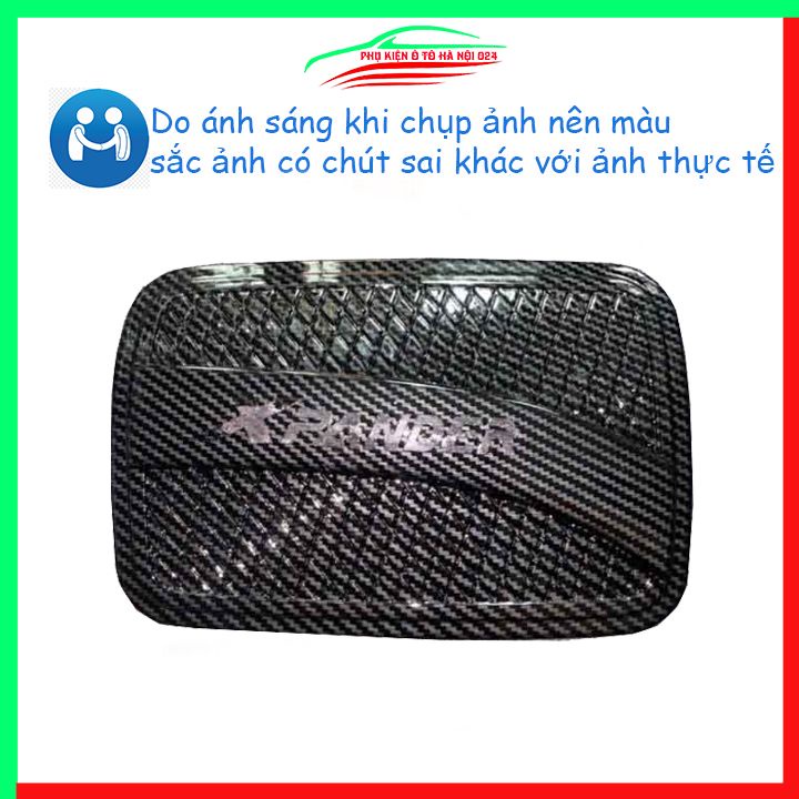 Ốp nắp xăng Xpander 2018-2023 vân cacbon bảo vệ chống trầy trang trí ô tô