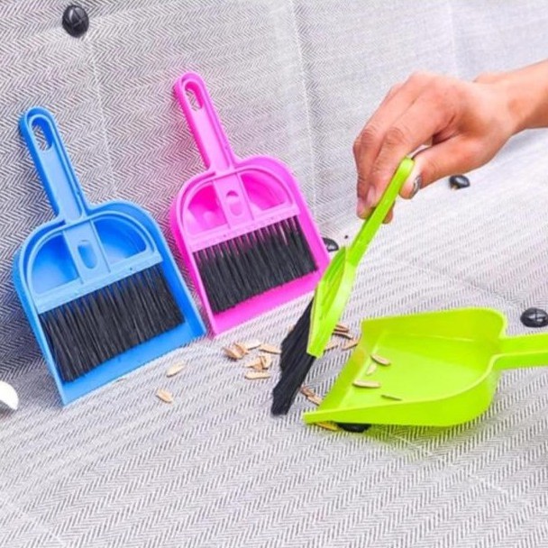 Bộ Chổi Quét Và Xẻng Hót Mini Vệ Sinh Bàn Làm Việc