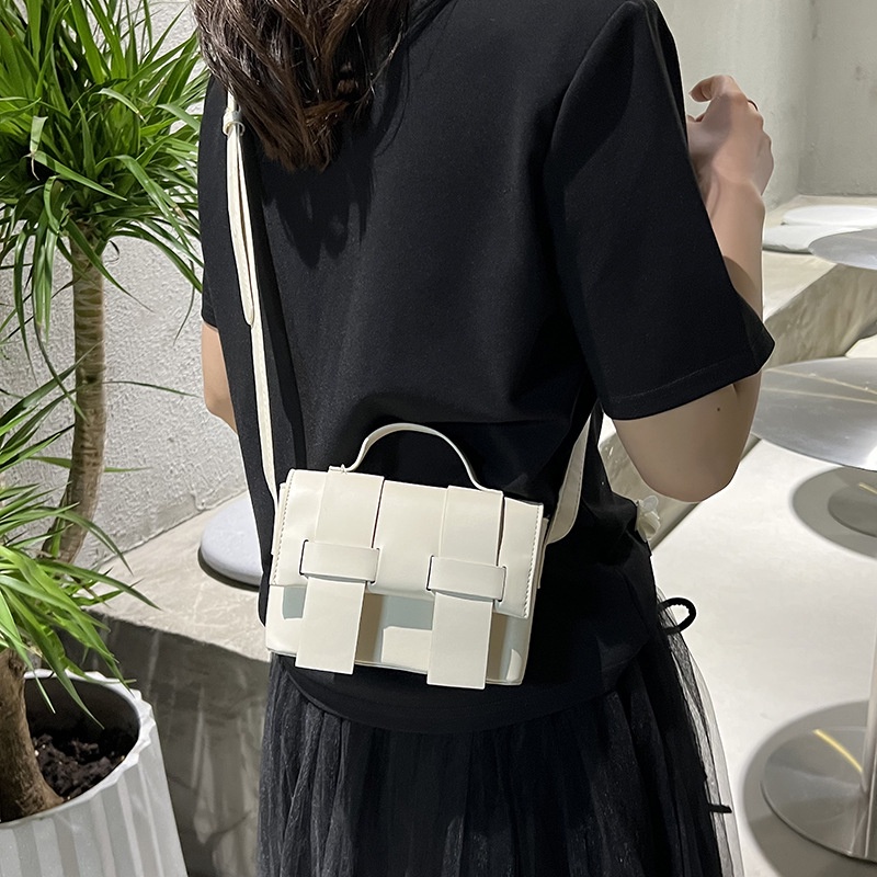 Túi Xách Đeo Chéo Vai Hình Vuông Nhỏ Thời Trang Phổ Biến 2022 Chất Lượng Cao Hợp Thời Trang Cho Nữ