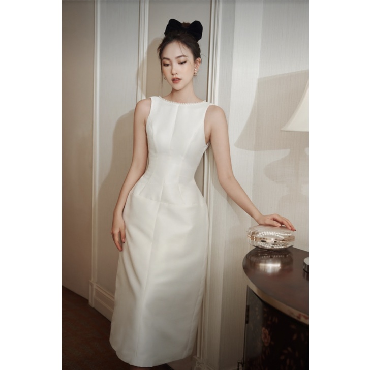 Đầm dài nữ sát nách eo ôm chân phồng cổ châu lưng khoét