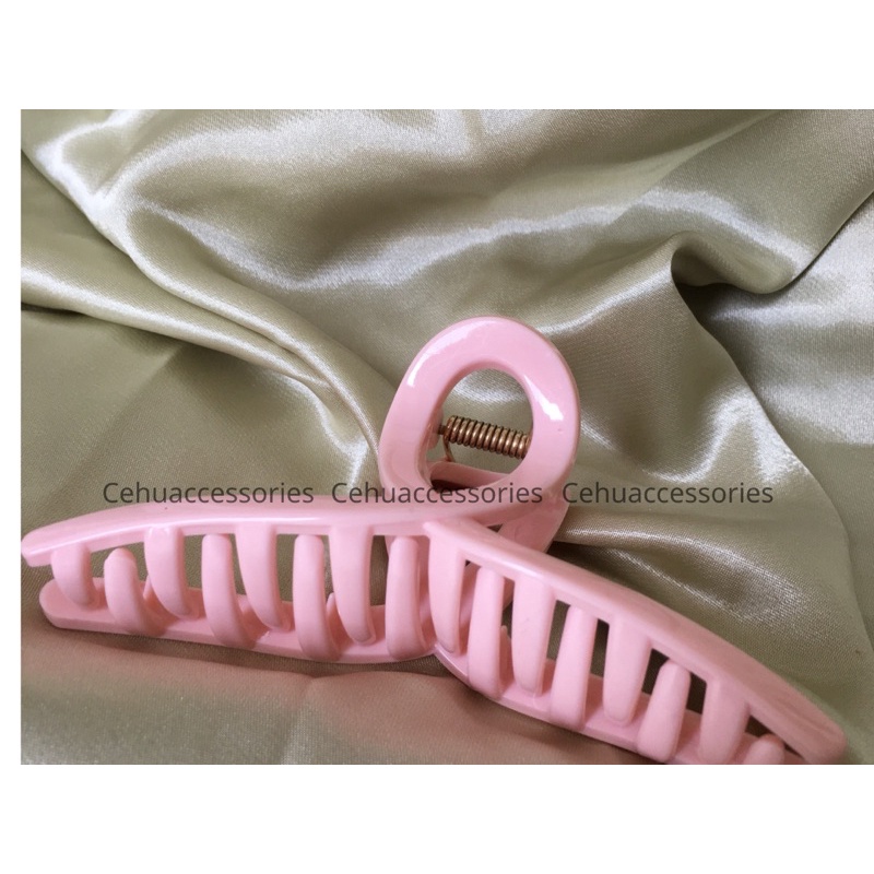 Kẹp tóc nhựa xoắn tiện lợi cho mùa hè của cô nàng cá tính nhà Cehuacc