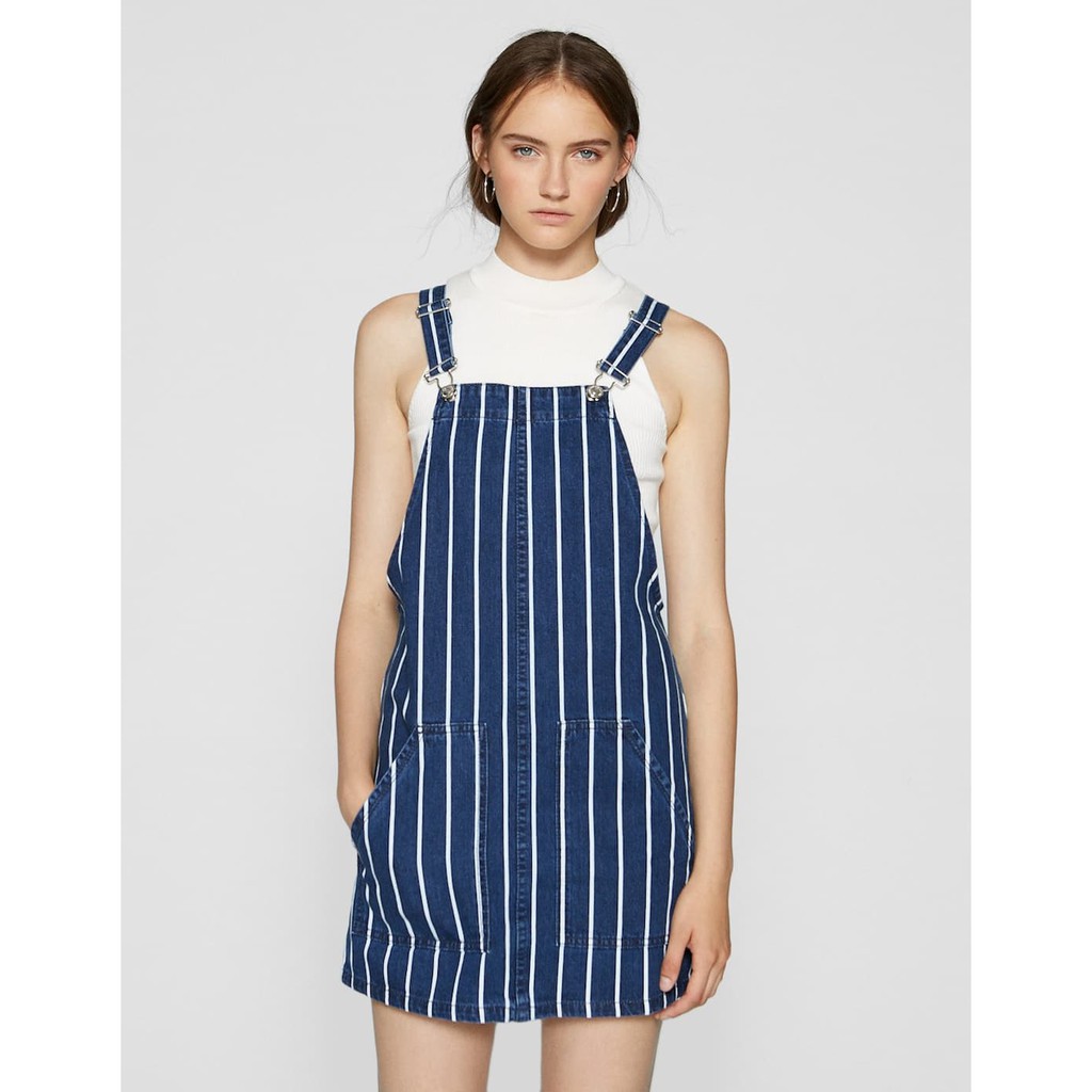 Váy Yếm Stradivarius Auth