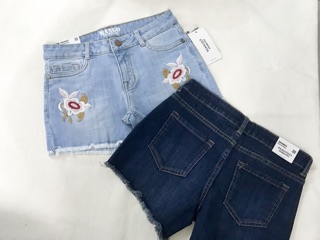 Quần short thêu hoa