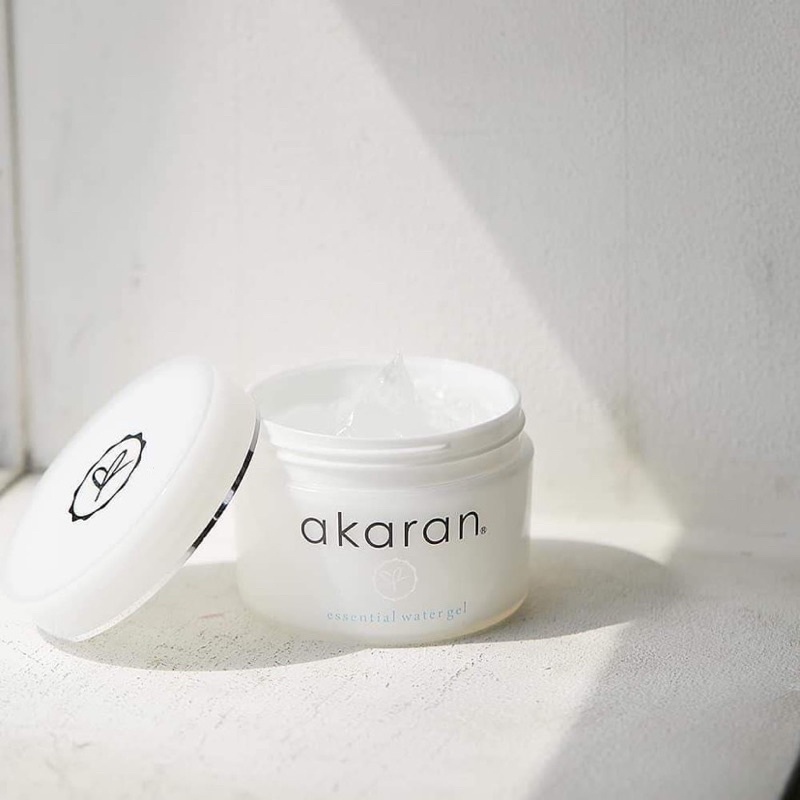 Gel dưỡng ẩm trắng da Essential Water Gel AkaraN Nhật Bản