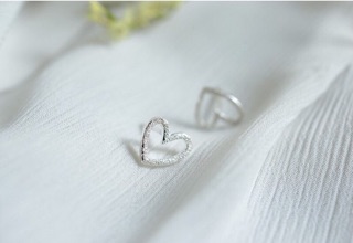 Bông tai trái tim bạc 925