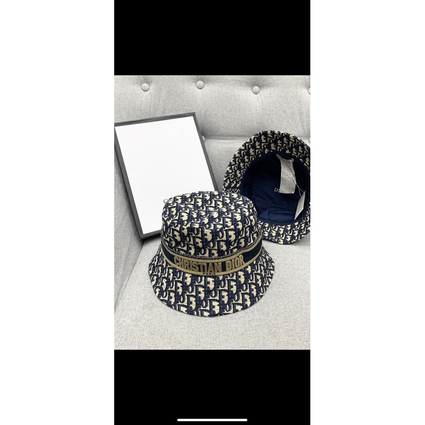 Mũ lưỡi chai/bucket Dior