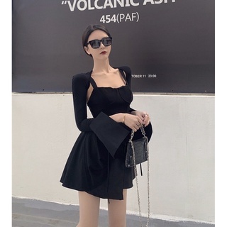 Set áo khoác croptop dài tay loe+áo 2 dây hai dây xoè cổ vuông