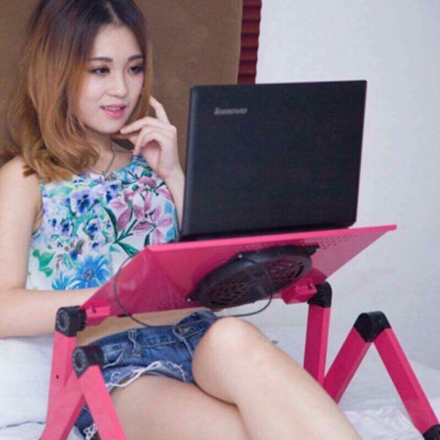 kệ laptop kèm để tản nhiệt và kê chuột