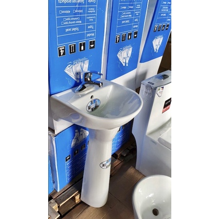 Bộ chân lavabo nhỏ Thái Binh đủ phụ kiện vòi nóng lạnh  kích  thước 38cm*40cm