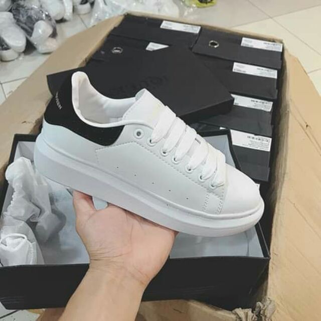 Giày thể thao trắng gót nhung