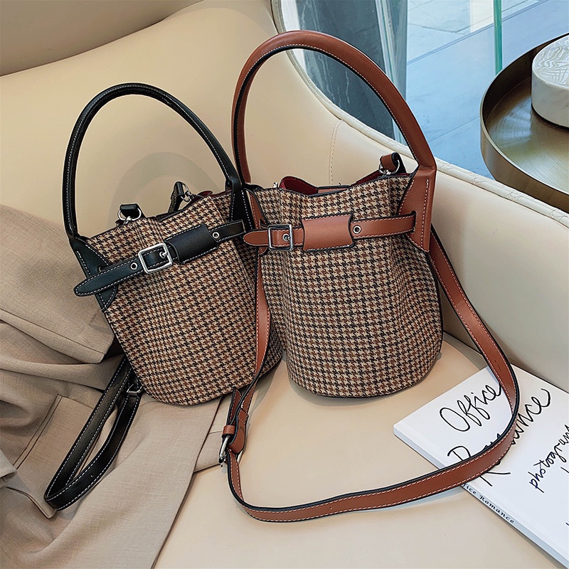 IELGY Túi đeo chéo vải len phong cách Hàn Quốc thời trang