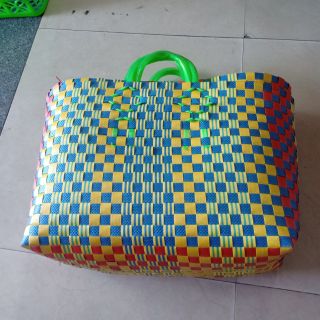 GIỎ SÁCH ĐAN DÂY NHỰA LOẠI TRUNG, 2 LỚP,KT 60×55×25CM
