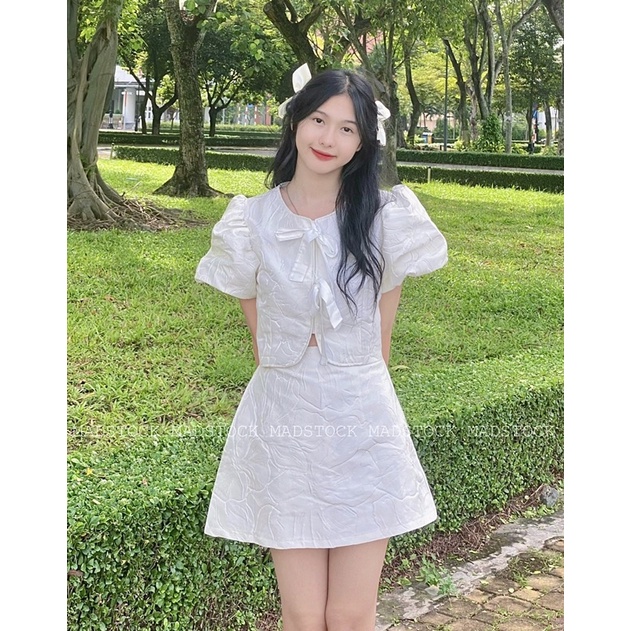 Set áo gấm hoa hồng nổi áo croptop tay lỡ buộc nơ mix chân váy chữ A Madstock