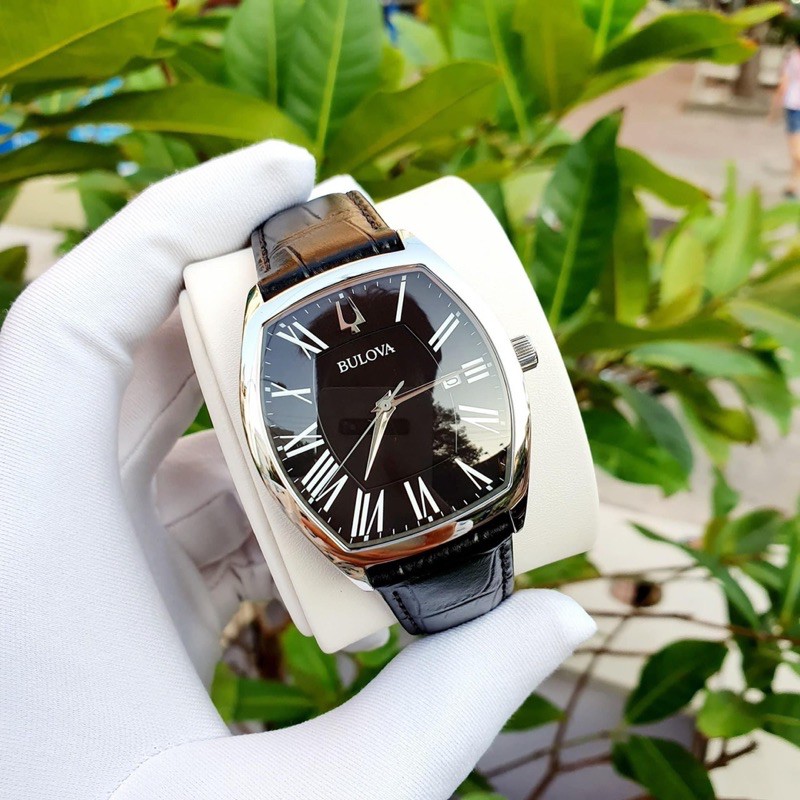 Đồng hồ nam Bulova .