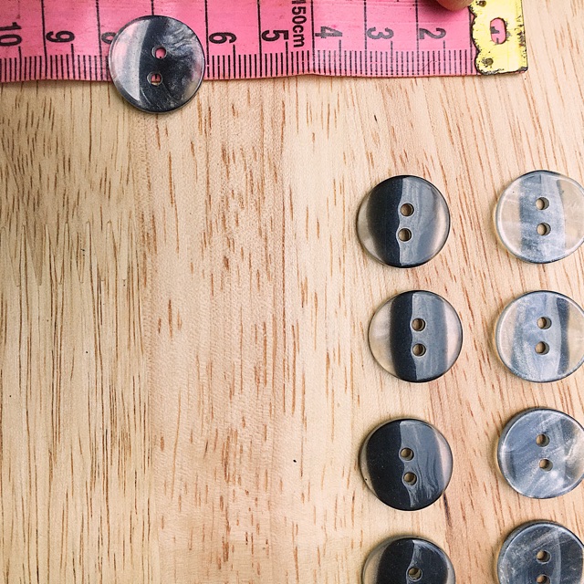 Nút nhựa, nút áo các loại ( loại lớn - nút dạ, quần tây ... ) | BigBuy360 - bigbuy360.vn