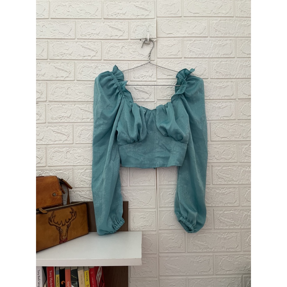 Áo croptop viền bèo vai